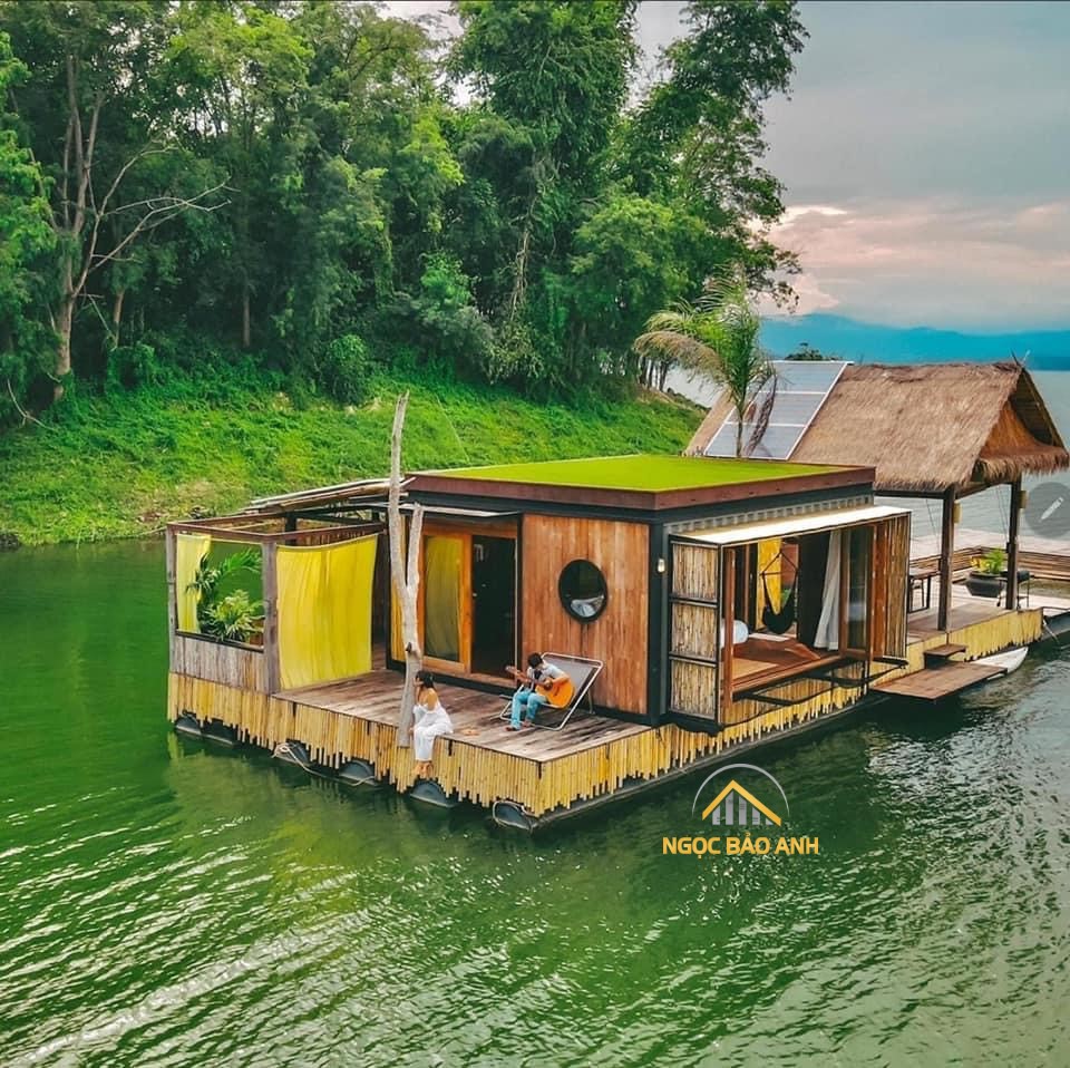 Nhà Phao Nổi Trên Hồ