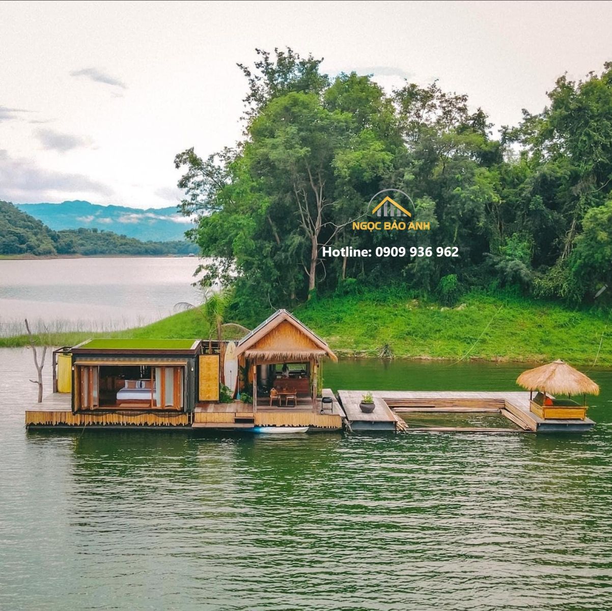 Nhà Phao Nổi Trên Hồ